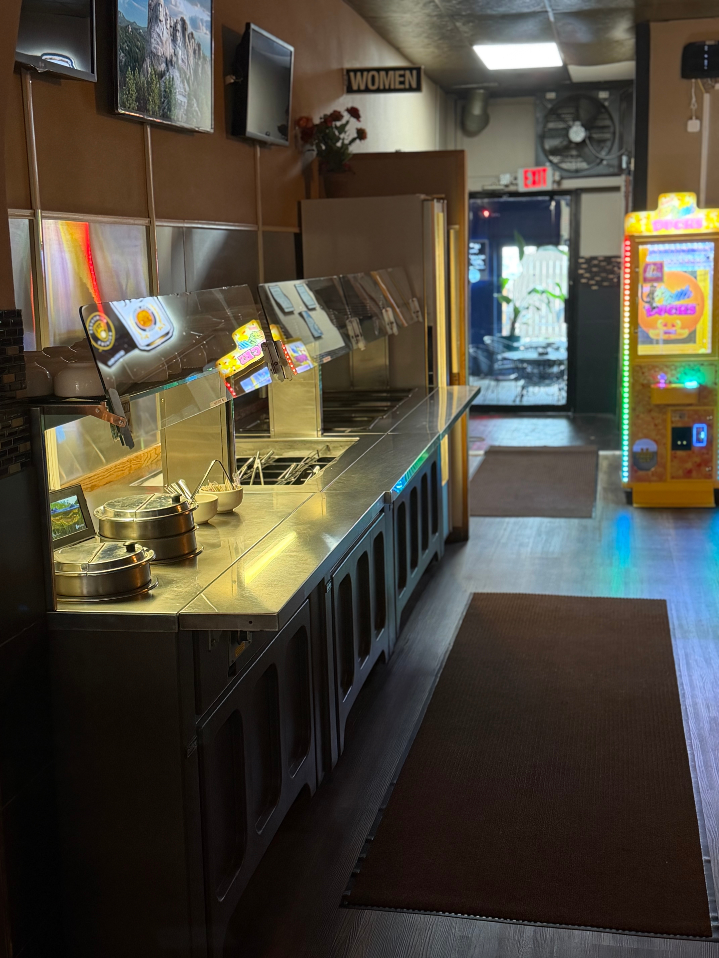 Fresh salad bar and soup station at Ballyhoos
